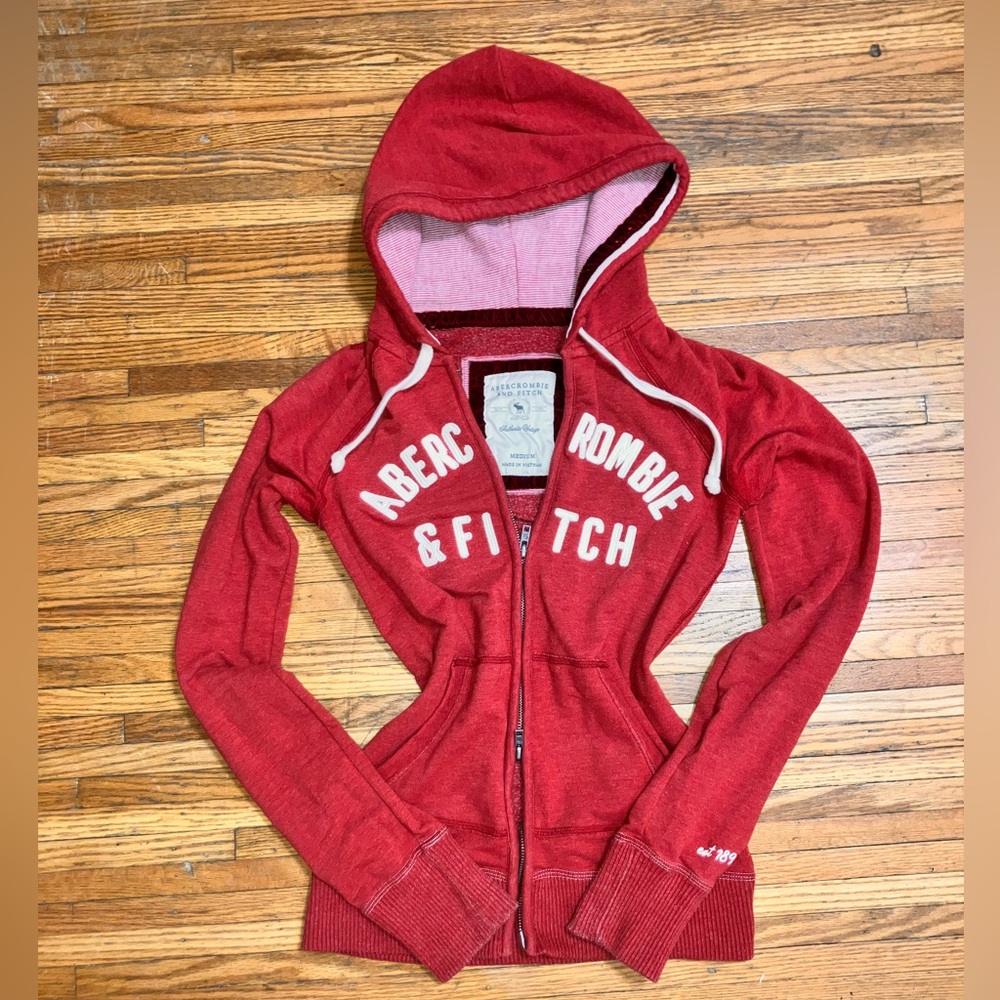 ABERCROMBIE & FITCH • HOODIES